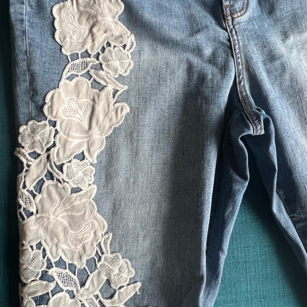 Boston Proper Straight Leg Blue and White Jeans with Floral Accent - Picture 2 of 7